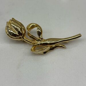 Vintage Single Head Gold Tone Tulip Brooch with Leaves Detailed Design